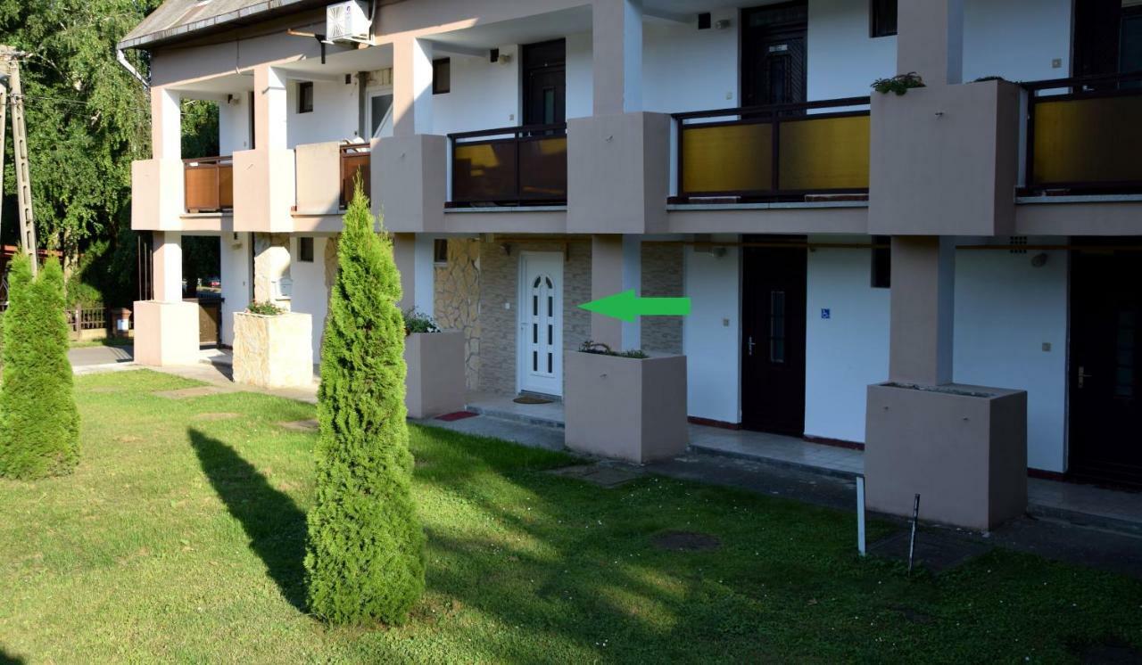 Judit Apartman Dombovar-Gunaras Exterior photo